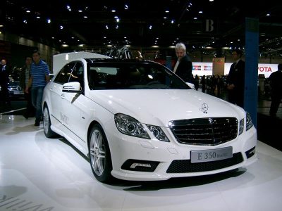 Mercedes už dávno není krabice pro starý páprdy..